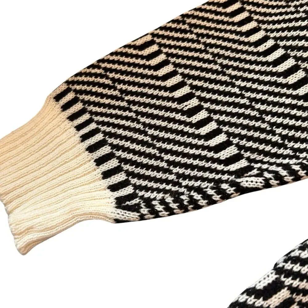 Vintage 80s Geometric Stripe Boxy Knit Sweater Black White Size XL